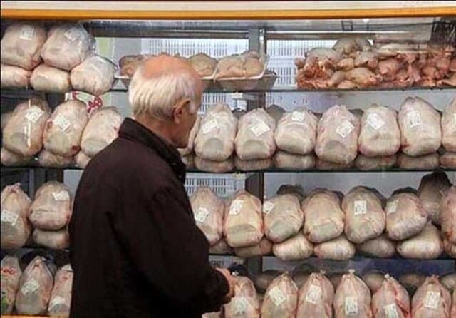 تصویر 3 از مرغ سیارا با وزن دقیق مطابق استاندارد بهداشتی